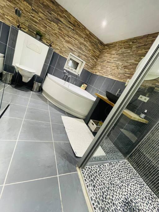 Charmante Maison De Vacances Vaux-sur-Sure Kültér fotó